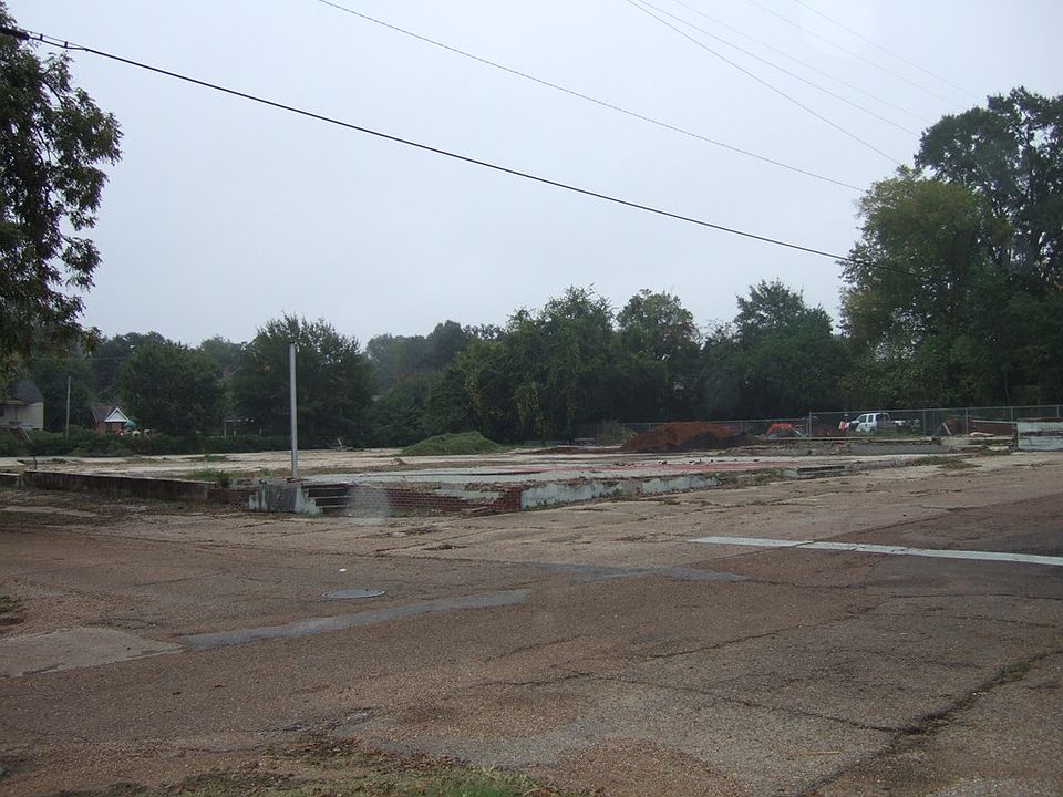 2nd image of 501 N Wall St