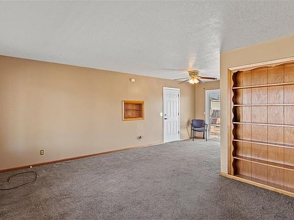 3rd image of 1609 N 64th Dr