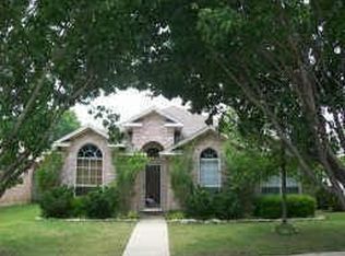 7787 Park Trails Dr, Fort Worth, TX 76137