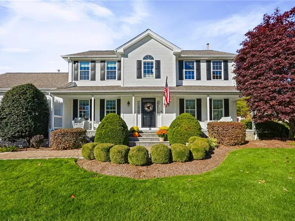 32 Red Hawk Dr, Cranston, RI 02921
