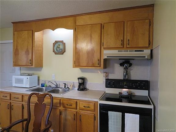 5th image of 707 Separk Cir