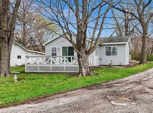 3221 E Lake Paradise Rd, Mattoon, IL