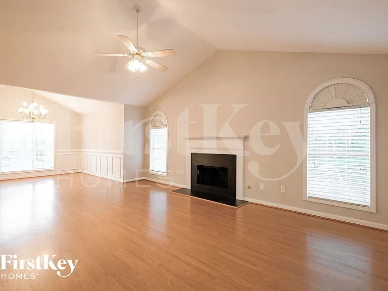 3810 Riversong Dr — Photo 5