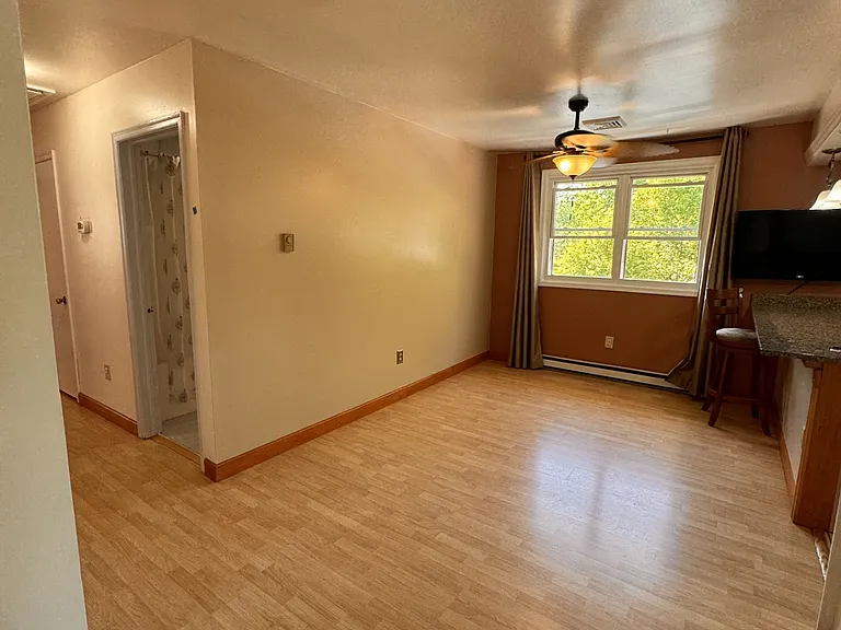 4902 Creek Dr — Photo 9