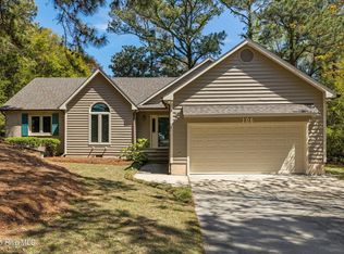 106 Live Oak Ct, Pine Knoll Shores, NC 28512