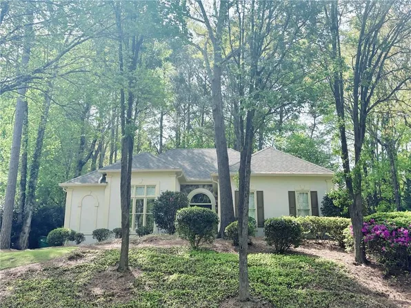 3307 Eagle Watch Dr, Woodstock, GA 30189