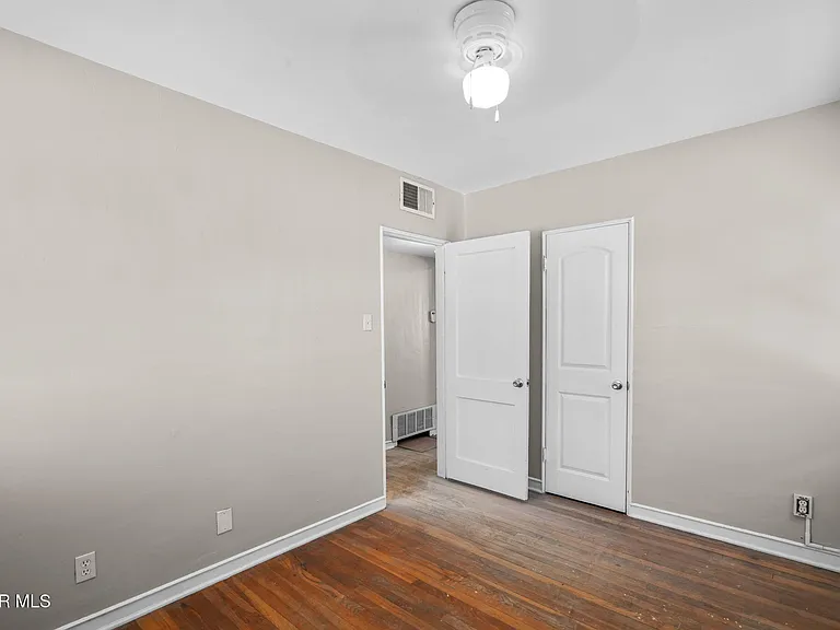 3125 Van Buren Ave — Photo 24