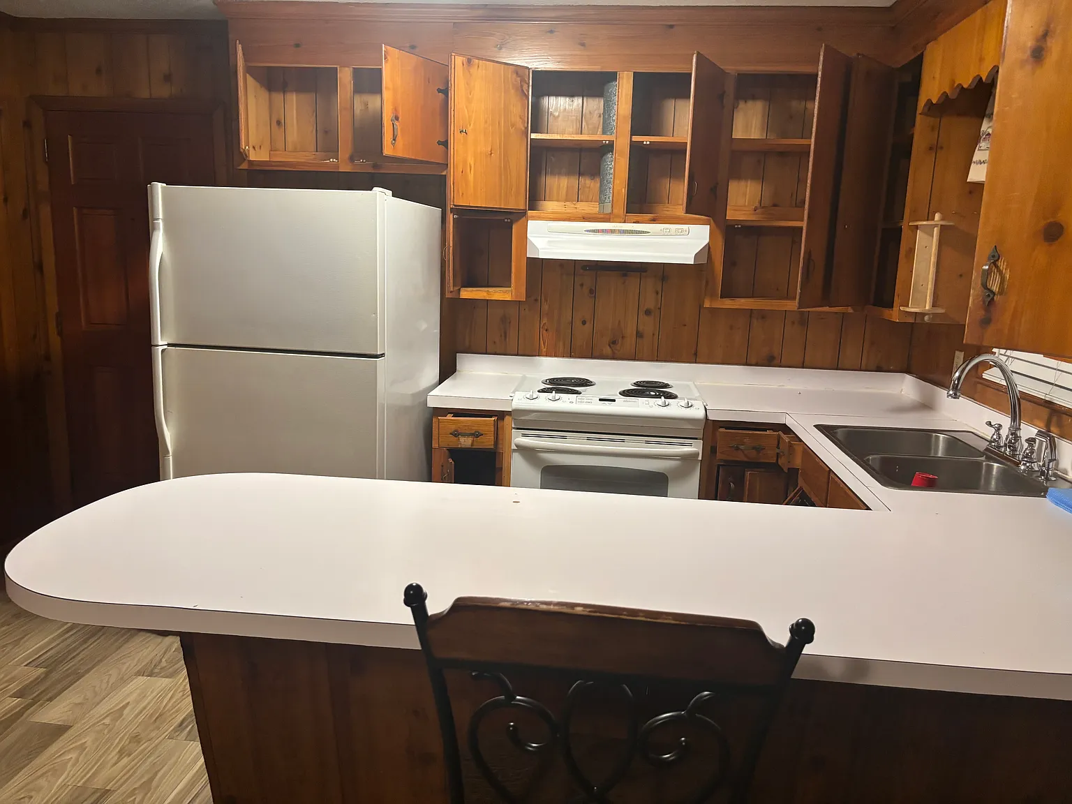 3 bed, 1.5 bath, 1269 sqft, $1,450 — Photo 2