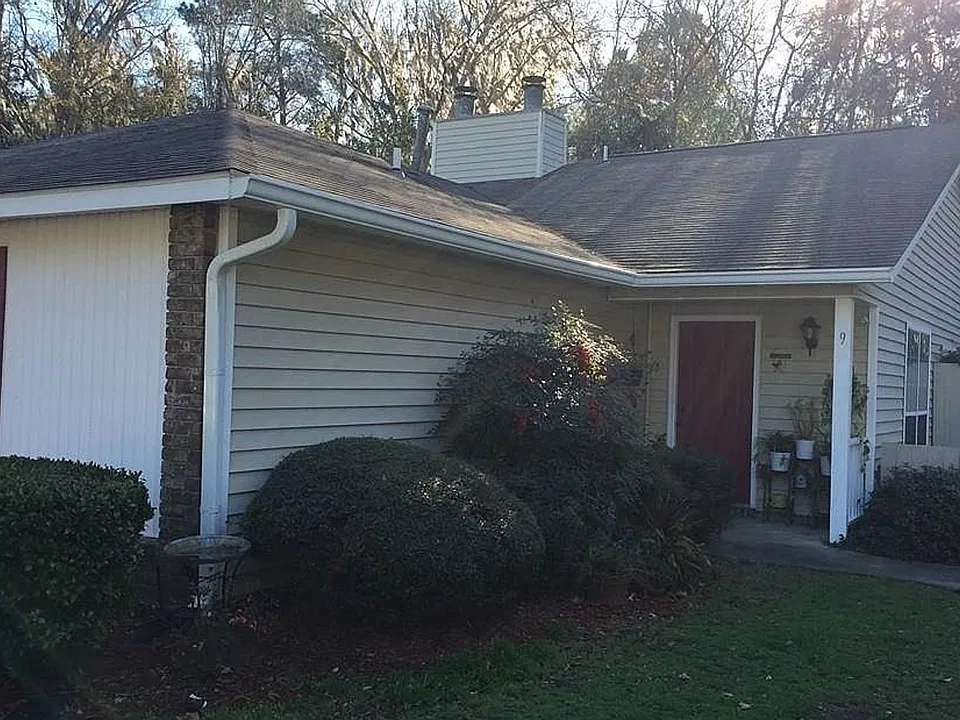 1401 King George Blvd #9