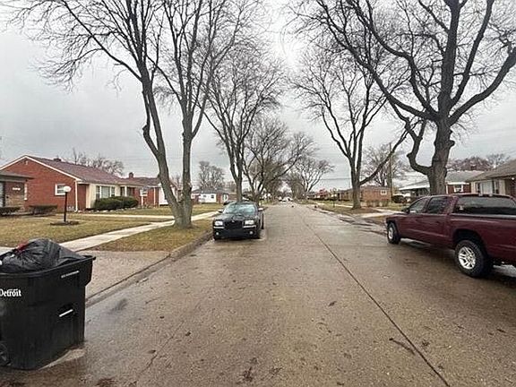 5th image of 20291 Plainview Ave
