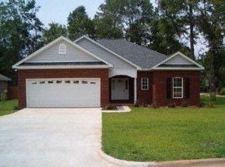 102 Frankfort Dr, Dothan, AL 36305