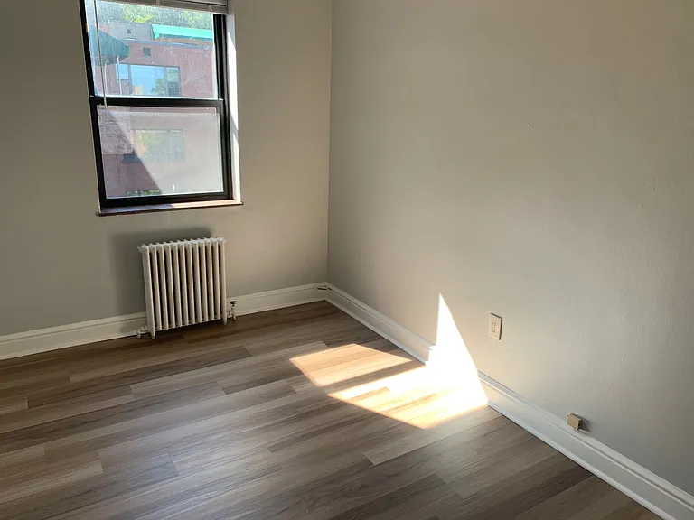Royal Gardens Apartments — Photo 108