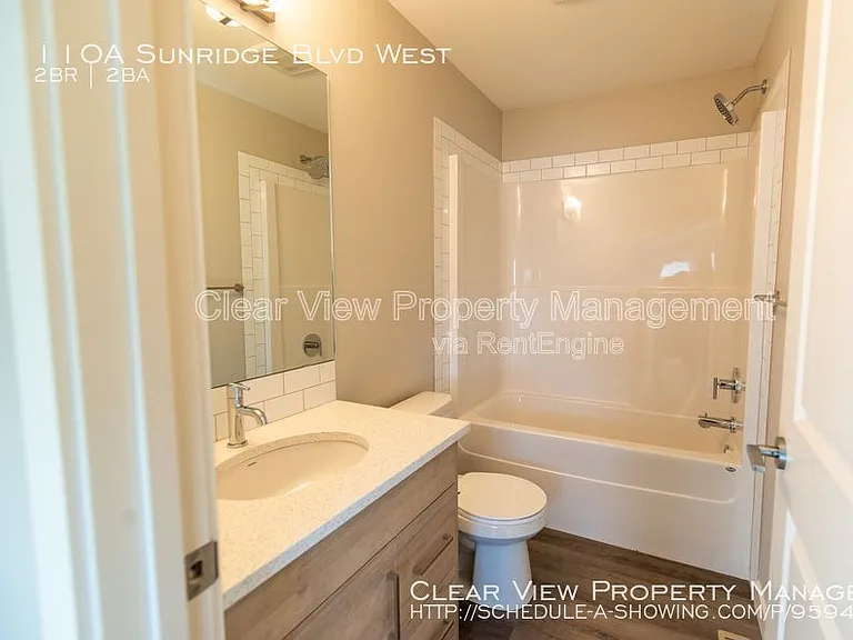 118 Sunridge Blvd W #UPPER LEVEL — Photo 10