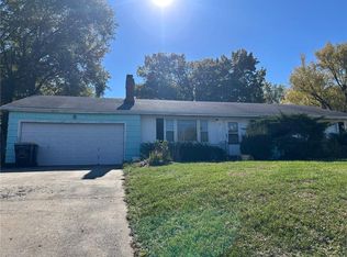 811 NE Barry Rd, Kansas City, MO 64118