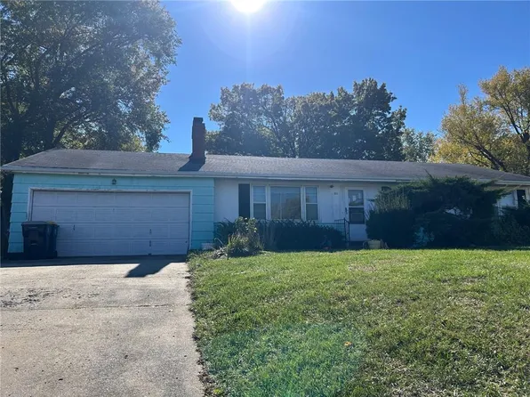 811 NE Barry Rd, Kansas City, MO 64118