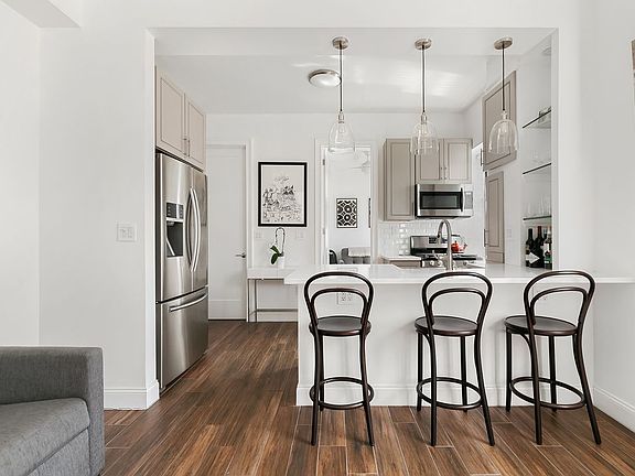 2nd image of 309 E Houston St #6B