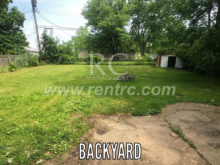 903 Southmoor Dr — Photo 17