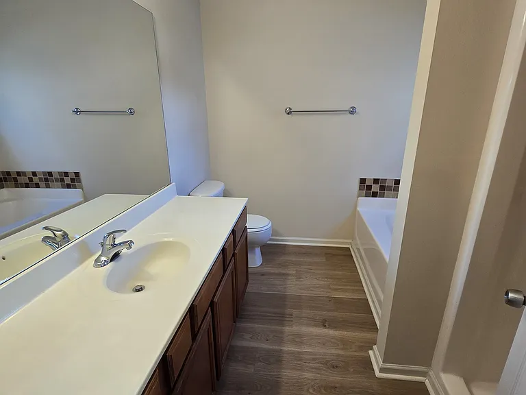 507 Chastine Dr — Photo 6