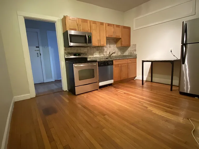 15 Park Vale Ave #7 — Photo 3