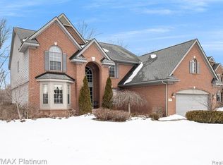 1267 Andover Dr, Wixom, MI 48393