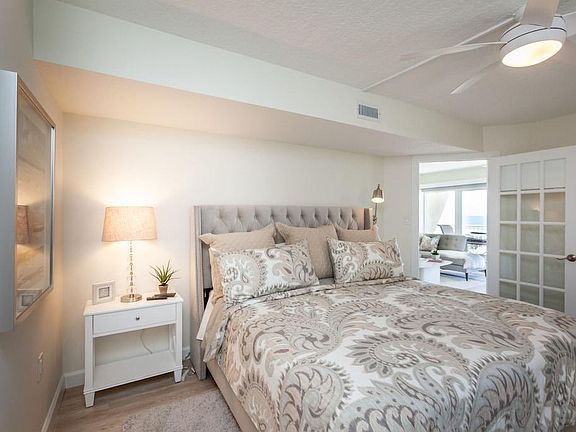 2nd image of 10 N 11th Ave #402