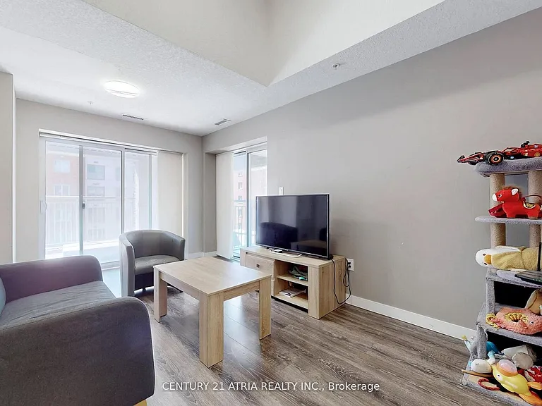 280 Lester St #308 — Photo 3