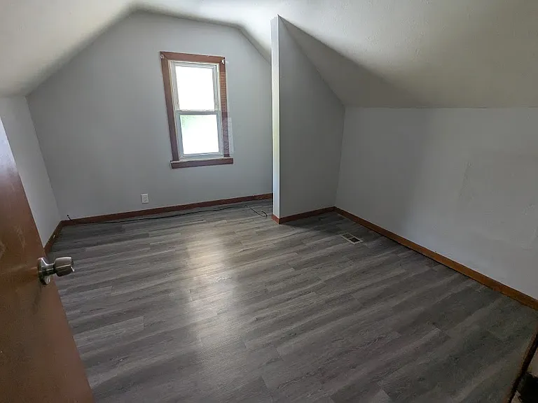 3317 Maple St — Photo 11