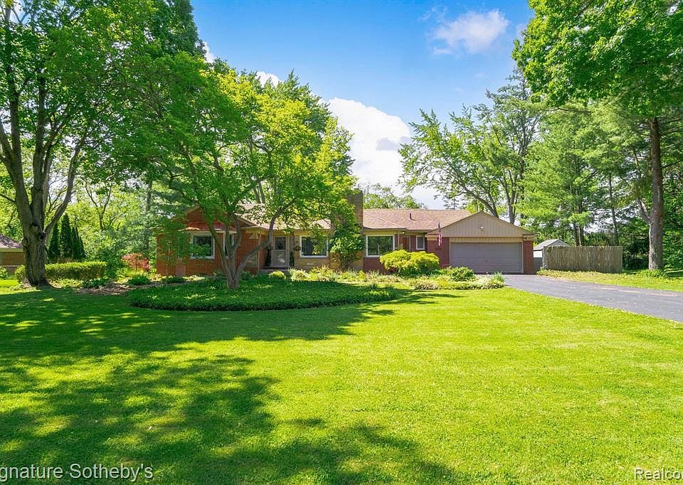 28211 Wildwood Trl, Farmington Hills, MI 48336 Zillow