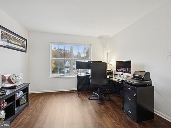 3rd image of 4103 Fox Mill Dr