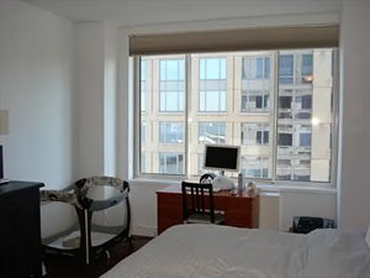 Rented by Douglas Elliman | media 14