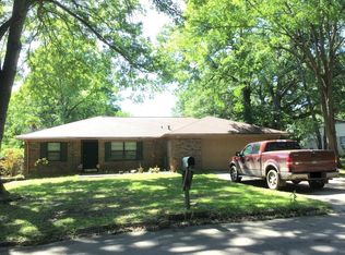 407 Crestwood Dr, Marshall, TX 75672