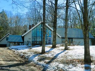 68 Dunham Ave, Eagles Mere, PA 17731