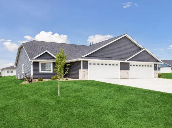 605 Field Point St, Roberts, WI 54023