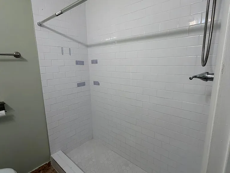 2304 Hartsfield Ct #B — Photo 15