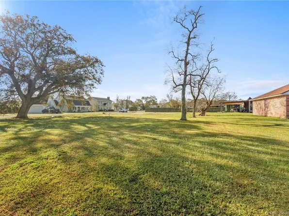 1305 W McNeese St, Lake Charles, LA 70605