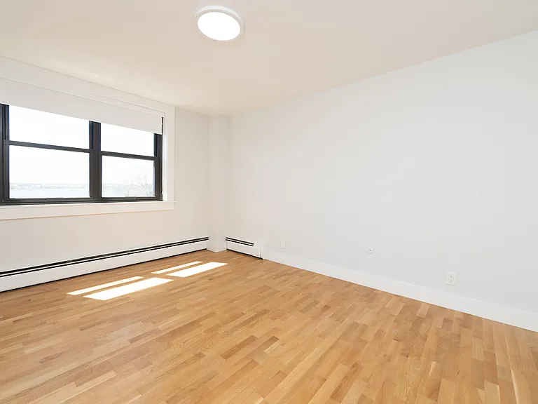 1408 Columbia Rd — Photo 14