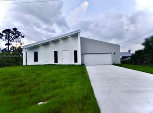 2704 51st St SW, Lehigh Acres, FL 33976