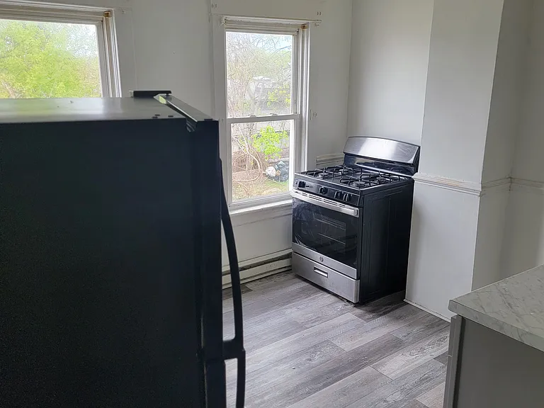 857 Livingston Ave #2 — Photo 2