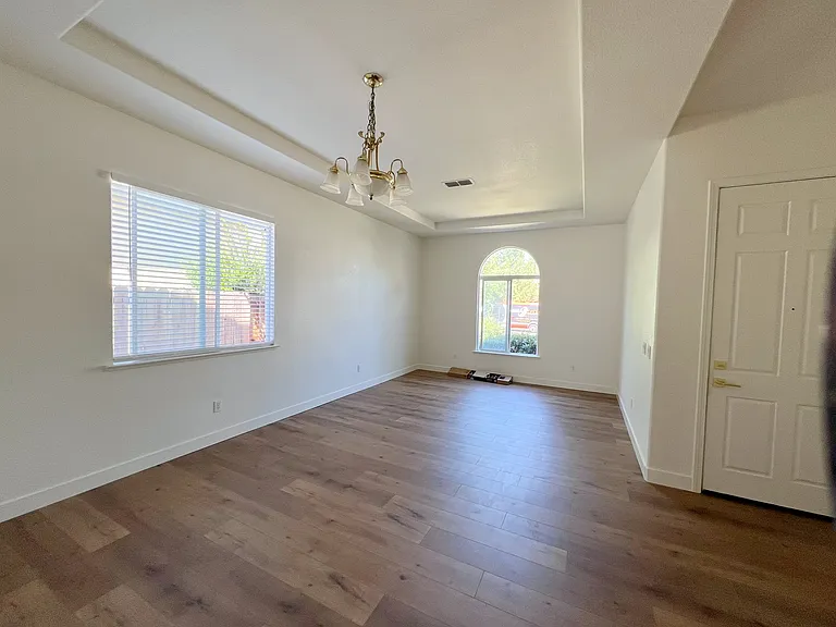 10233 Stathos Dr — Photo 6