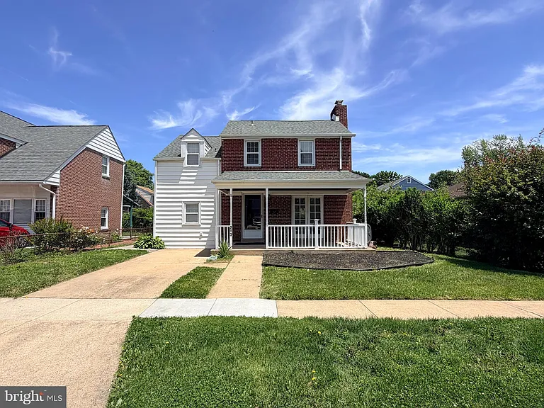 203 Commonwealth Ave — Photo 1