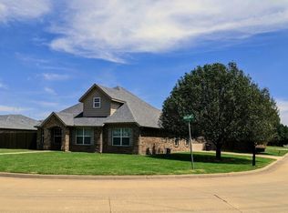 3605 Plantation Dr, Enid, OK 73703
