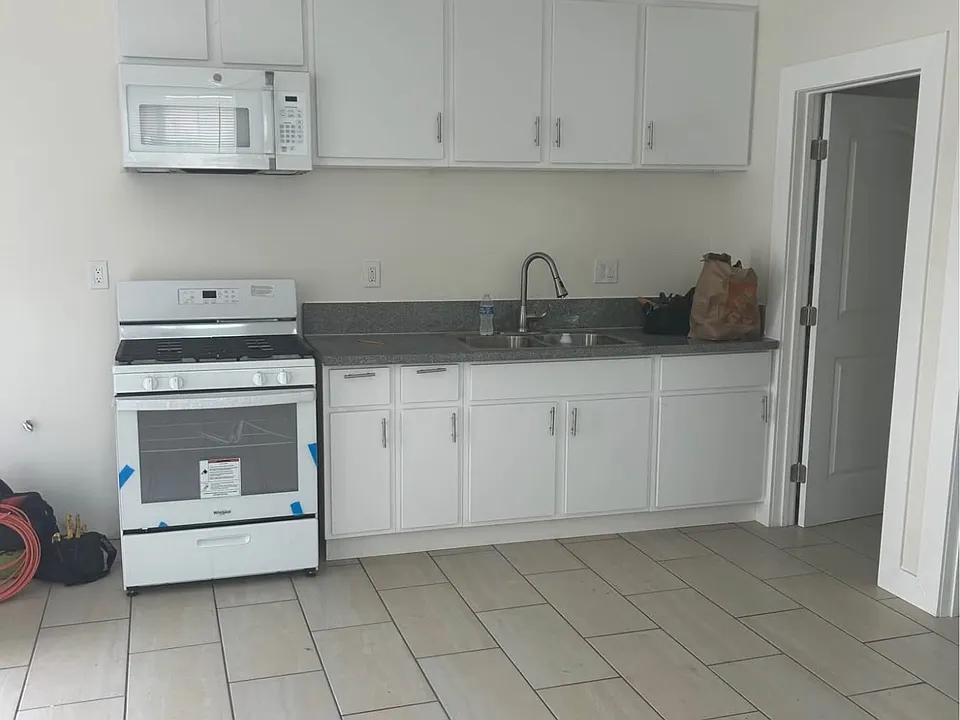 7543 Vineland Ave #2