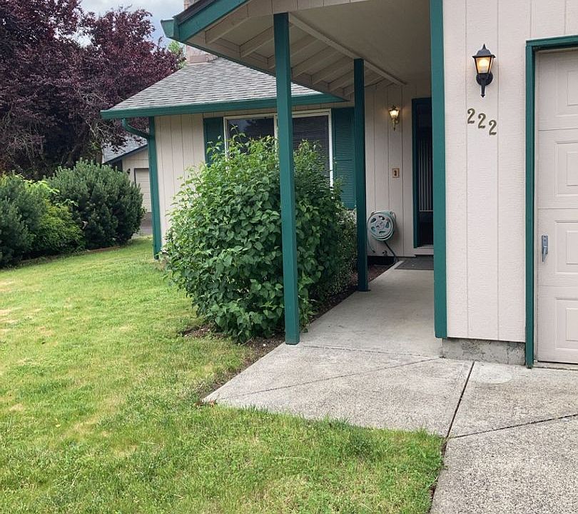 1st image of 222 SE 173rd Ave