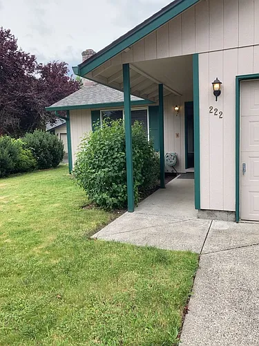 222 SE 173rd Ave Photo 1