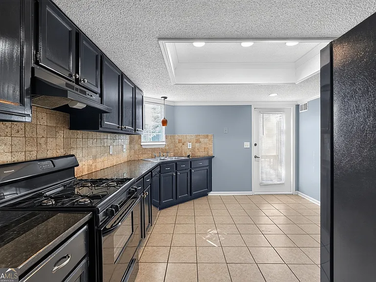 1024 Wiltshire Way — Photo 5