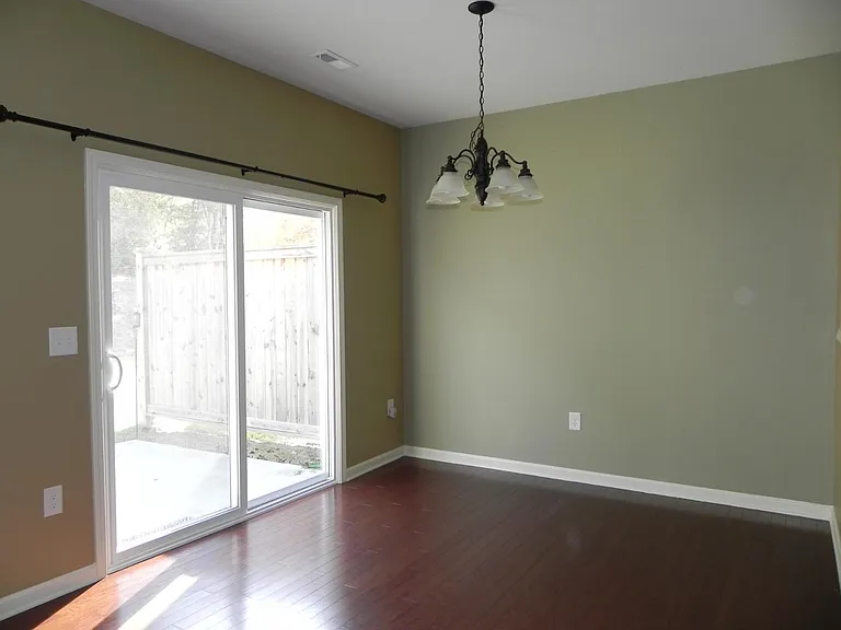 1409 Corwith Dr — Photo 5