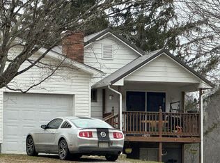 4573 Chestnut Rd, South Charleston, WV 25309