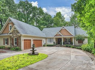 2710 Trent Pines Ct, Sherrills Ford, NC 28673