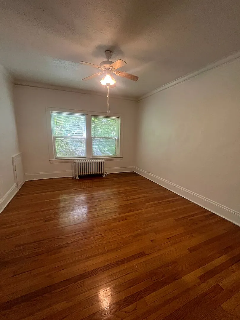 Stratford Apartments — Photo 2