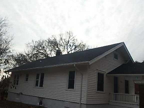 5th image of 2624 SE Michigan Ave